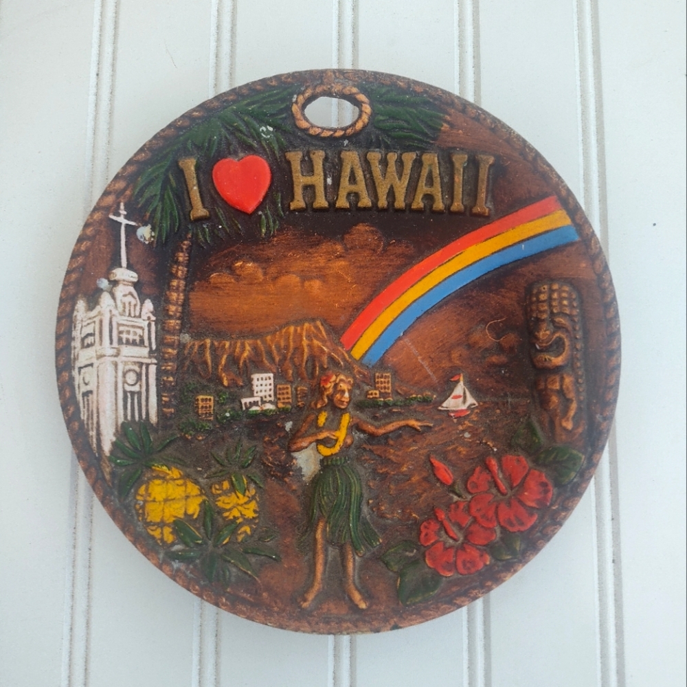 Vintage Hawaii Souvenir Wall Plaque